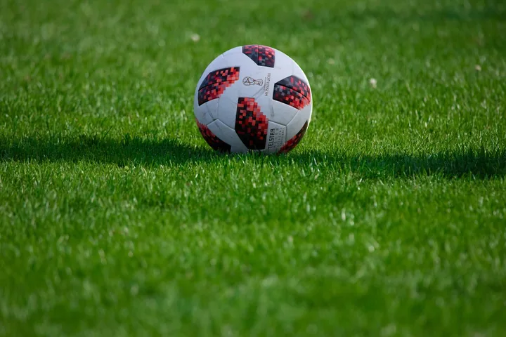 澳门世界杯：公园大妈打法，64岁选手吓袁嘉楠一跳，球拍异形｜球速体育首页（配图示意）